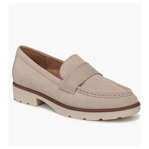Vionic Corinne Loafer in Lucid Beige Size 6.5